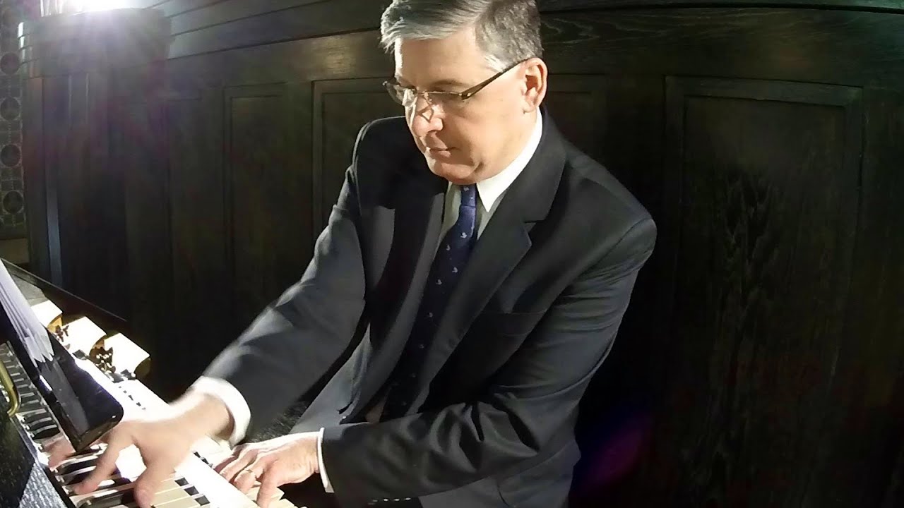 János Pálúr organist